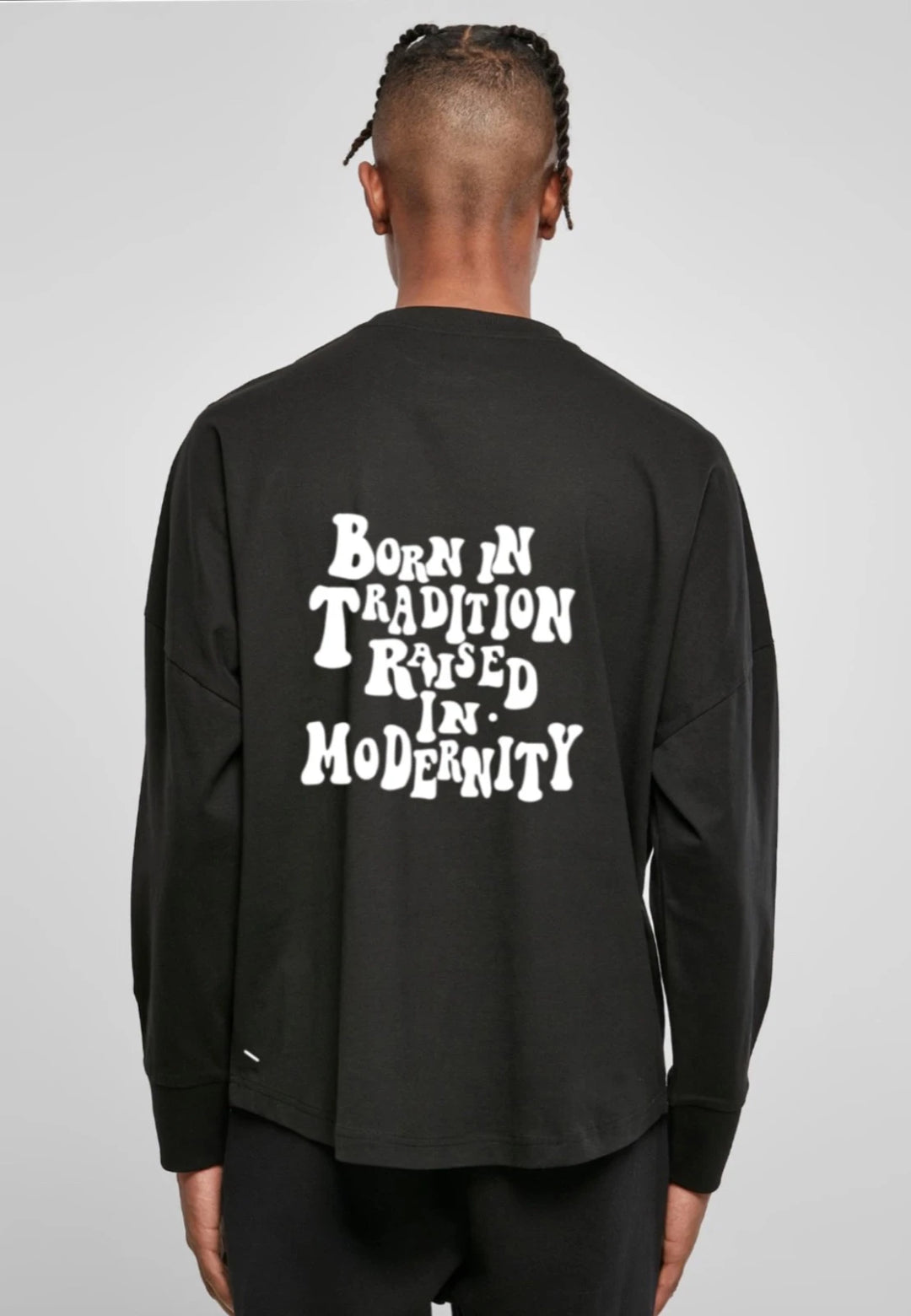 Born in Tradition Oversize Langarmshirt