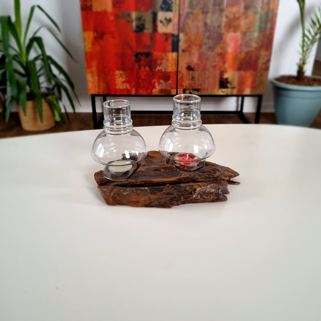 Teelichthalter aus Hartholz und Glas
