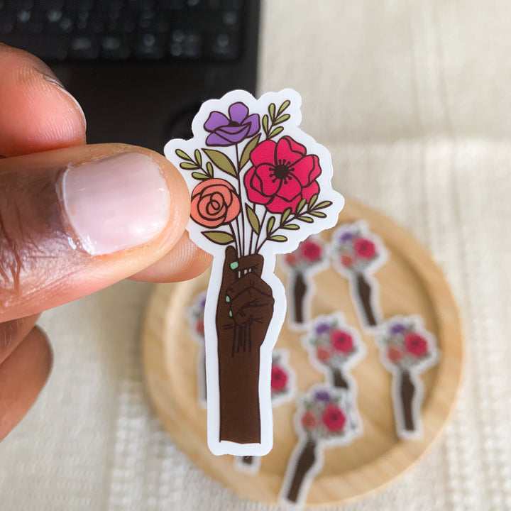 Sticker Hand mit Blumenstrauß Transparent 53x27 mm
